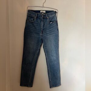 Ankle cut jeans